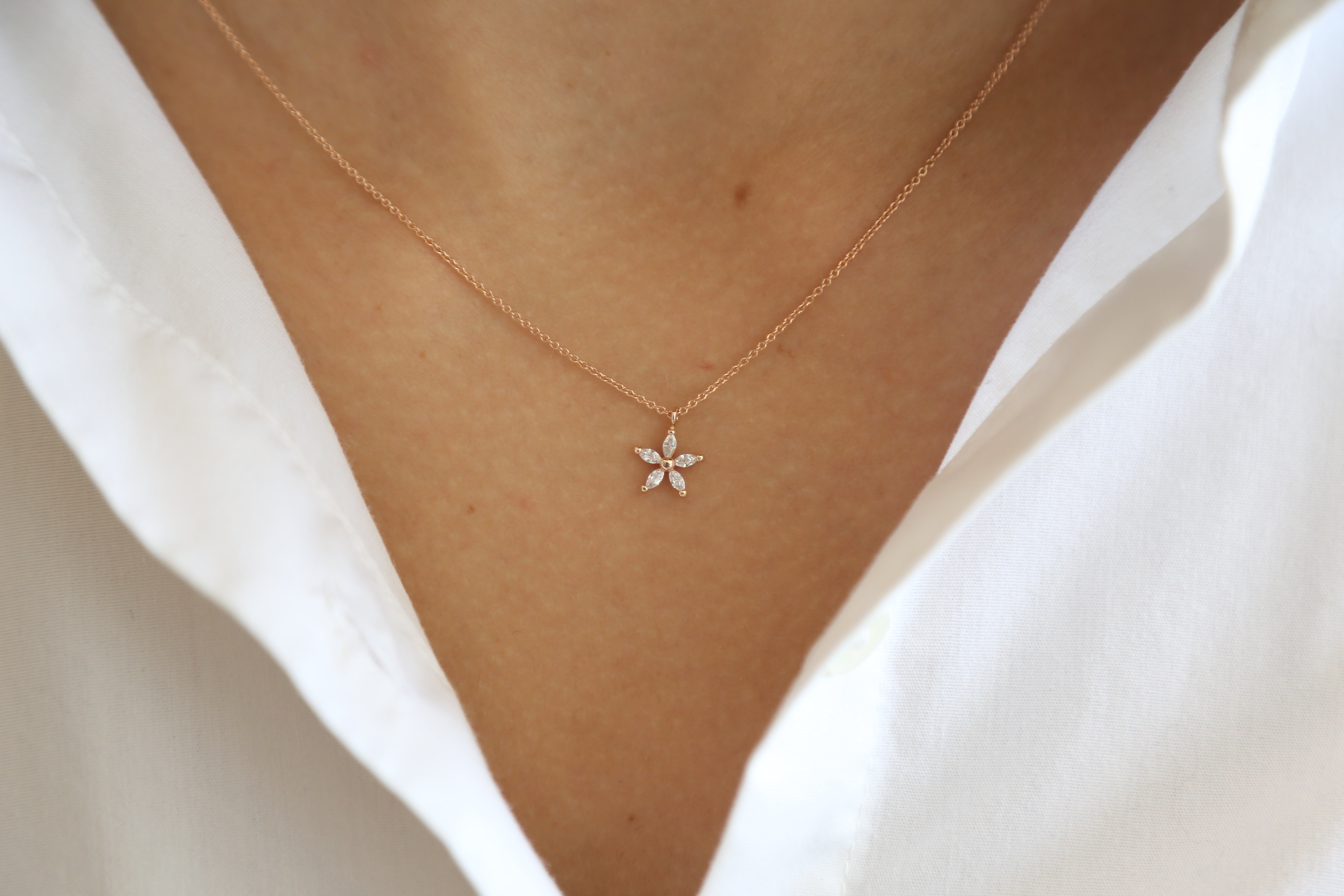 Swarovski Taşlı Çiçek Kolye